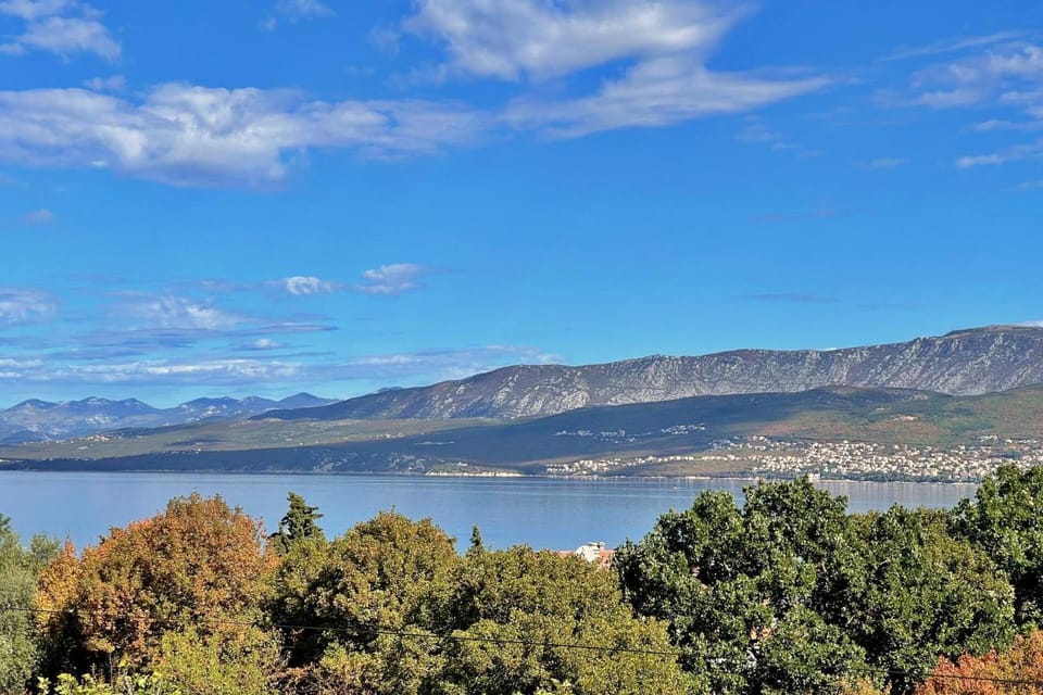 Apartments Srdoc Bed and Breakfast in Primorje-Gorski Kotar County