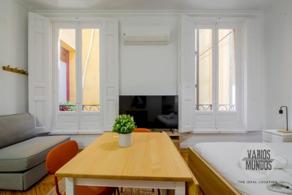 TV and multimedia, Living room, Dining area