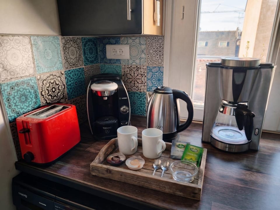 Coffee/tea facilities, Breakfast, toaster