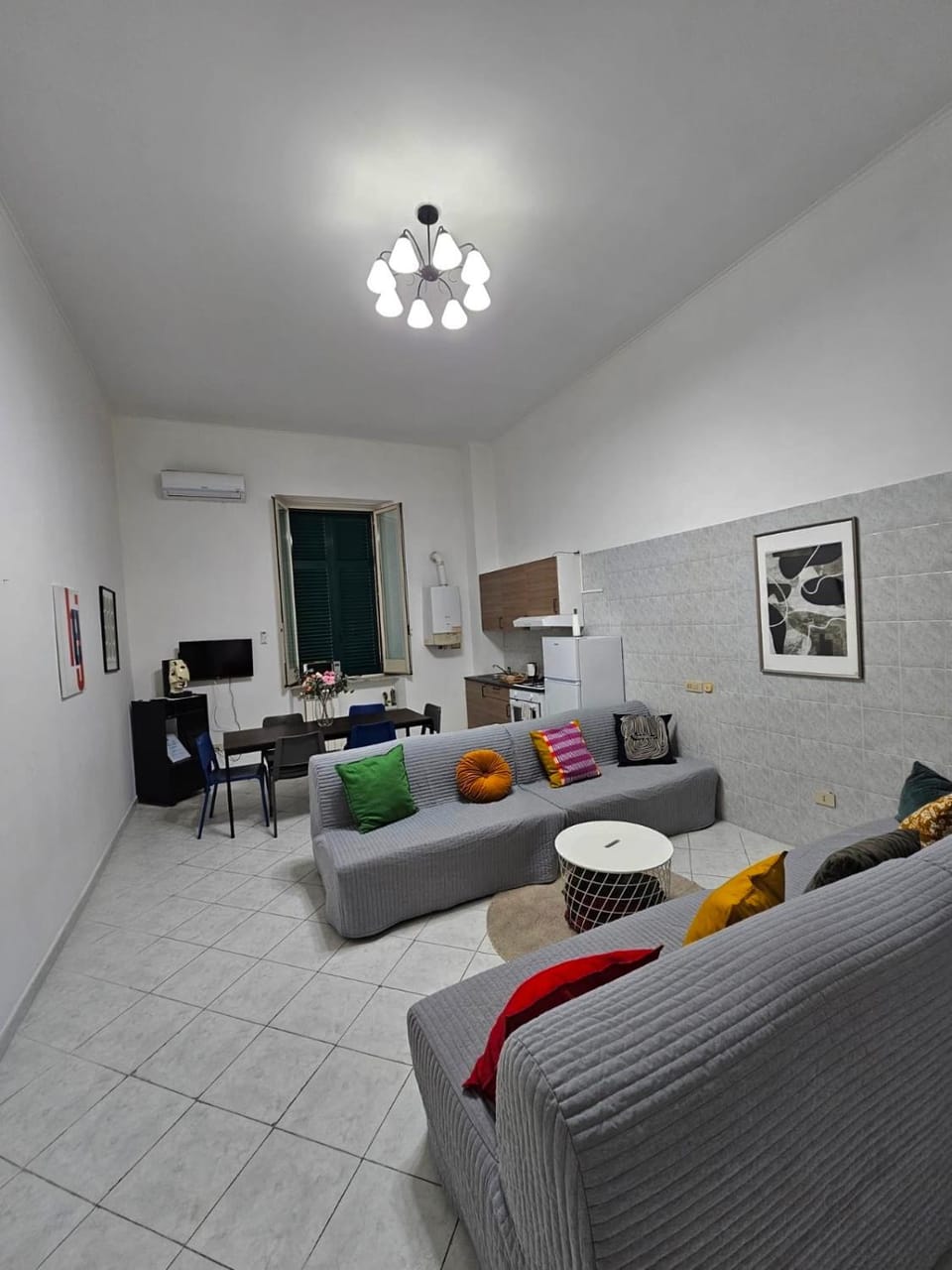 Communal lounge/ TV room, air conditioner