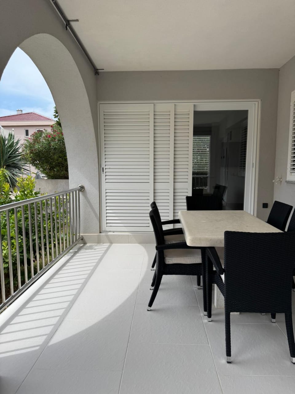 Patio, Day, Balcony/Terrace, Seating area, Dining area