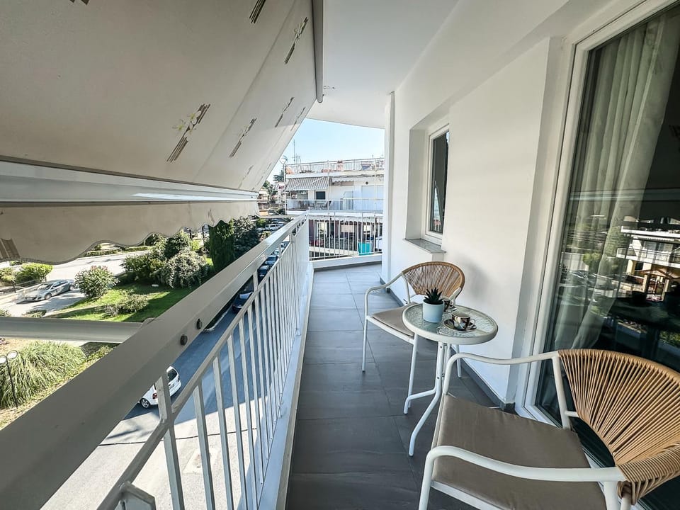 Patio, Day, View (from property/room), Balcony/Terrace, Seating area