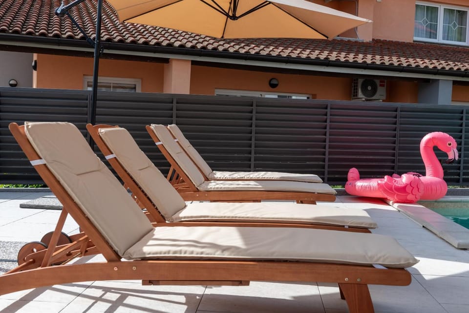 Patio, sunbed