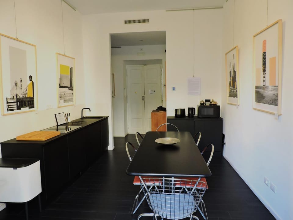 Seating area, Communal kitchen, Meeting/conference room, furniture, kitchen