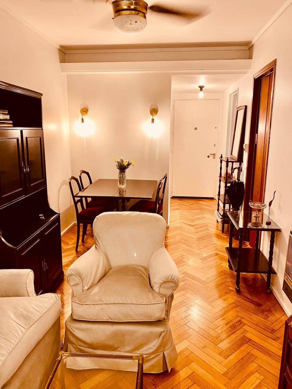 Living room, Lobby or reception, Dining area, minibar