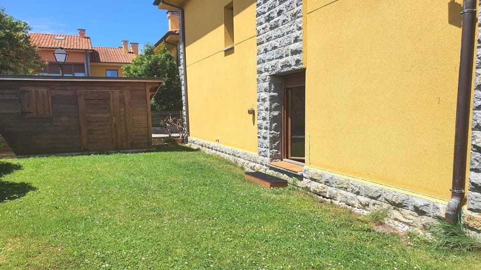 VUT : "MAR A POO" Apartment in Cantabria