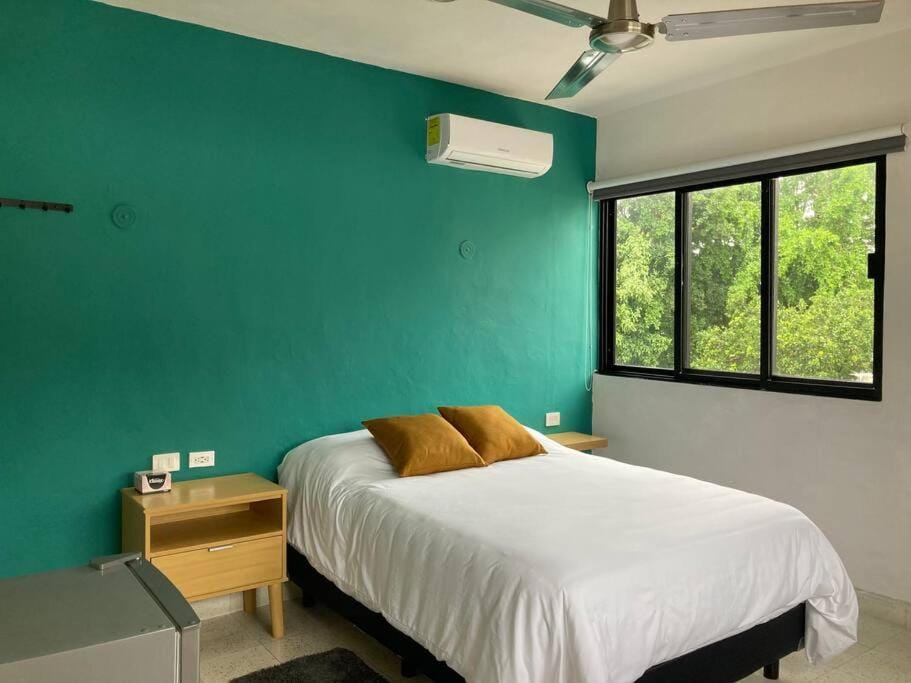 Bed, Photo of the whole room, Bedroom, air conditioner