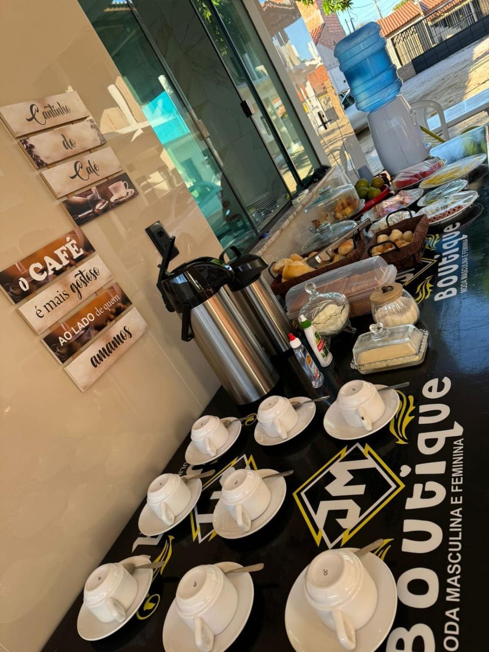 Property building, Food and drinks, Breakfast, Continental breakfast, Buffet breakfast, Drinks, Internal: Not applicable to any particular room