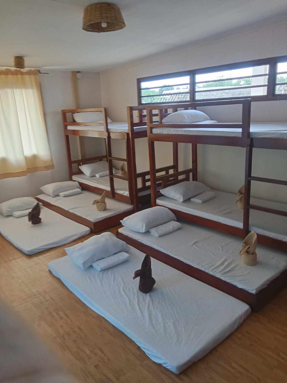 Camote's Lake Retreat Hostel in Calabarzon
