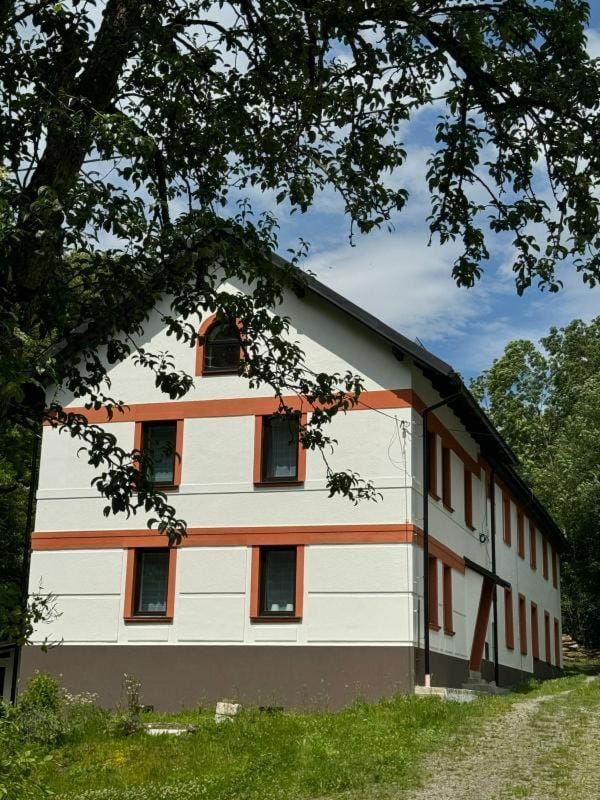 Property building, Spring