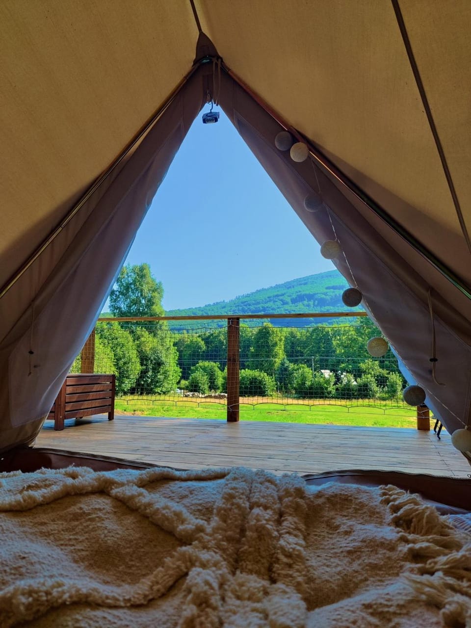 Bed, Bedroom, Mountain view