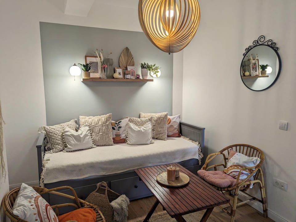 Bed, Living room, Seating area