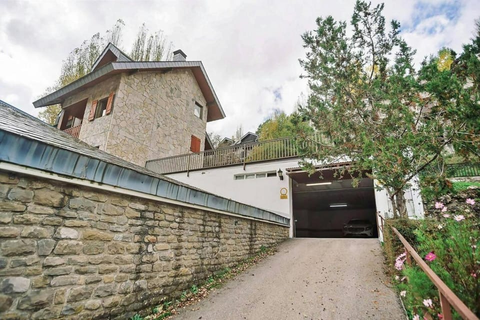 Casa Garmo - Arafita Apartamentos Apartment in Sallent de Gállego