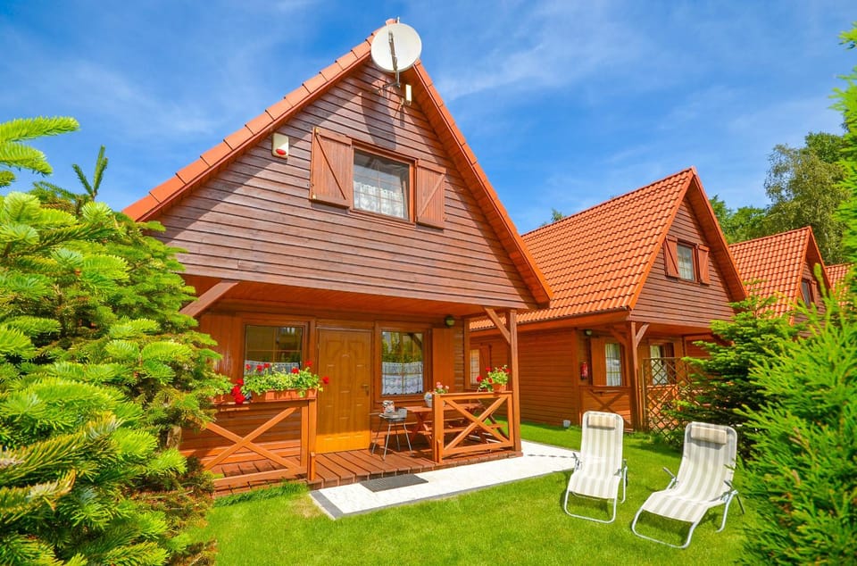 Property building, Day, Garden, Garden, Garden view, sunbed