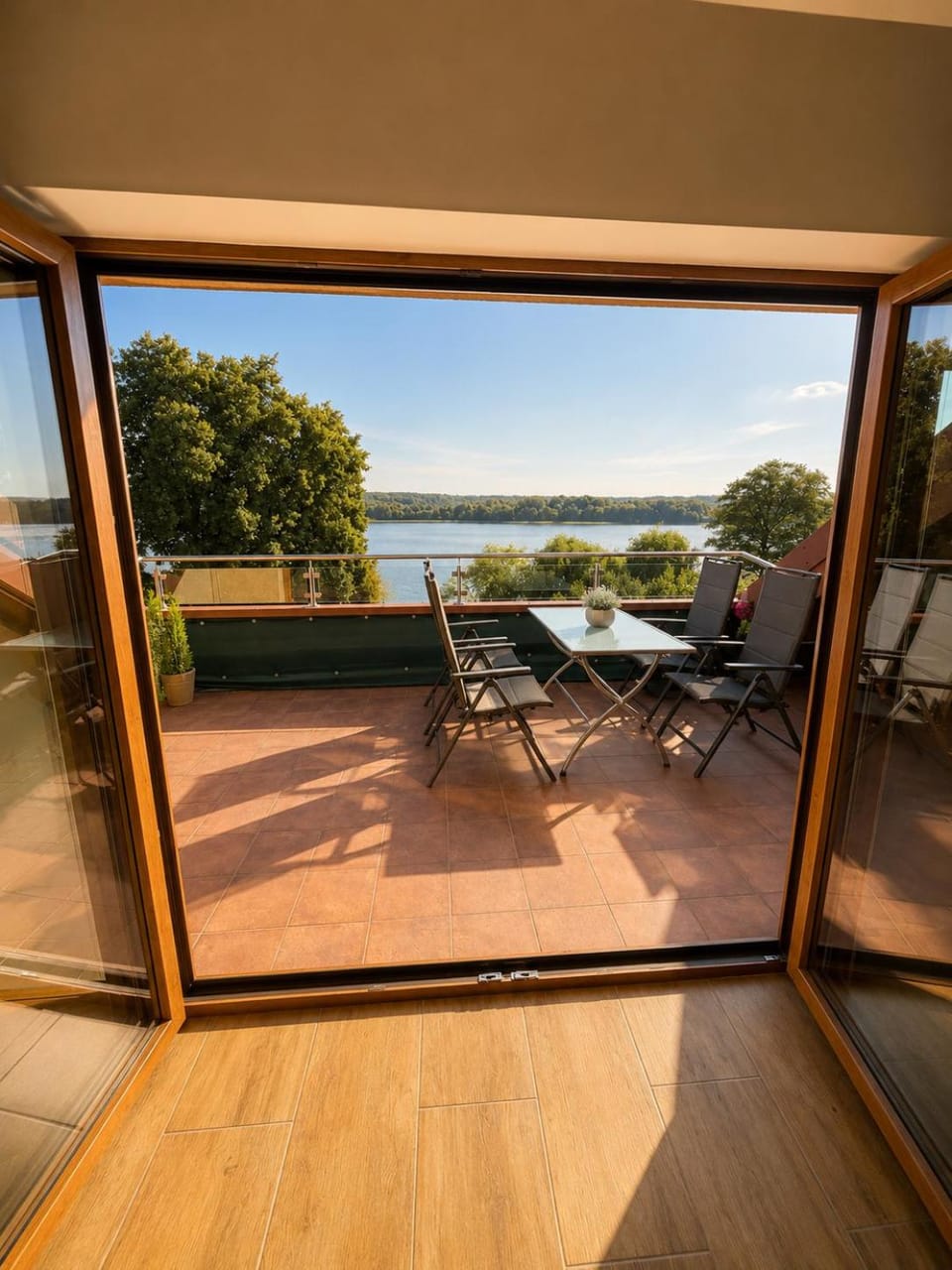 View (from property/room), Balcony/Terrace, Lake view