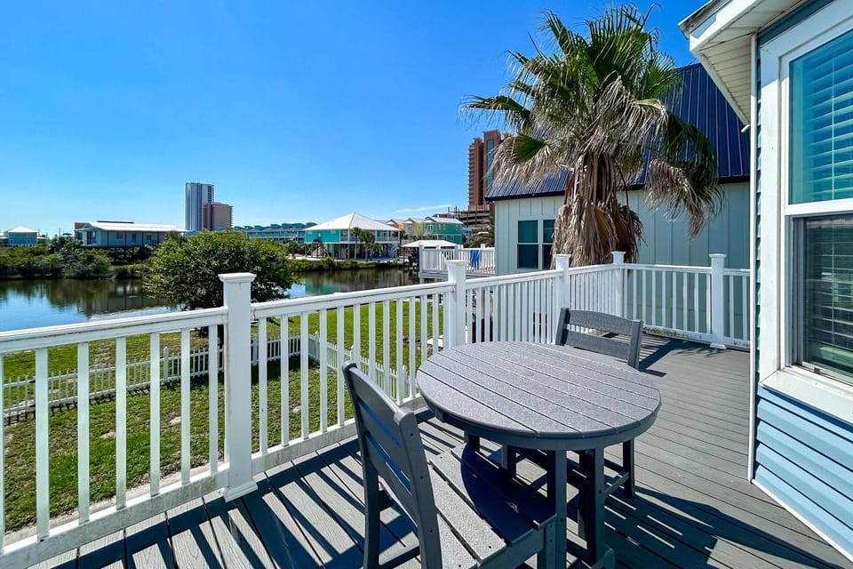Blue Lagoon House in West Beach