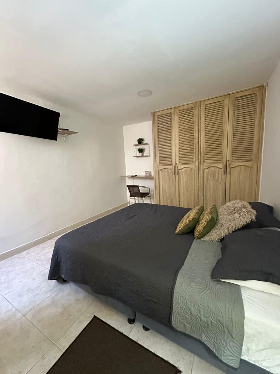 Bed, TV and multimedia