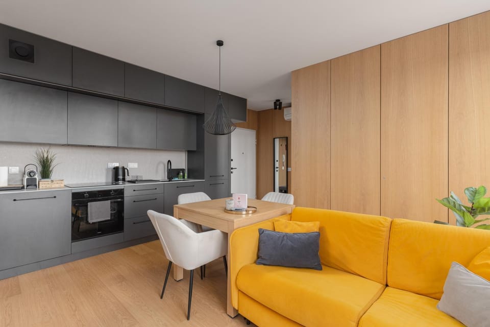Kitchen or kitchenette, Seating area