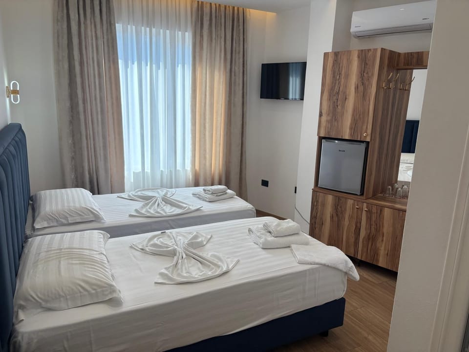 Bed, Bedroom, towels, wardrobe