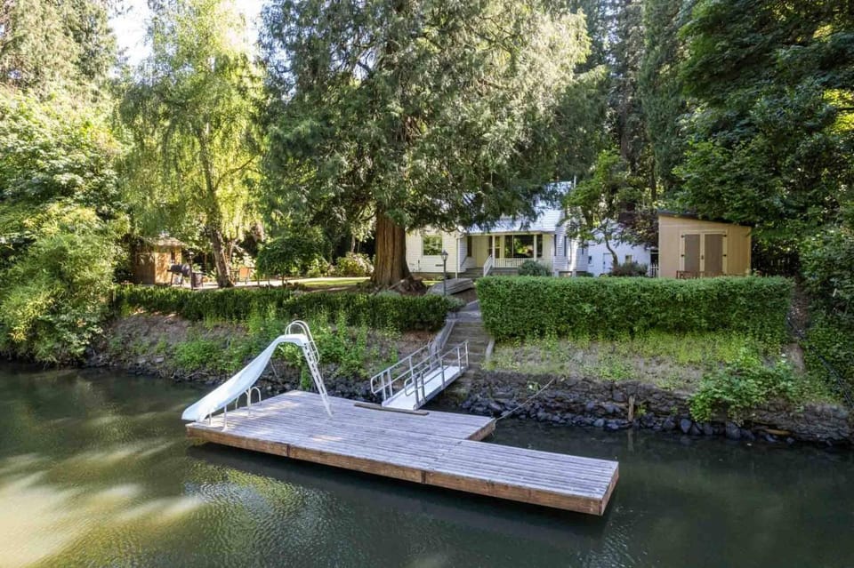 Riverwood Retreat House in Clackamas County