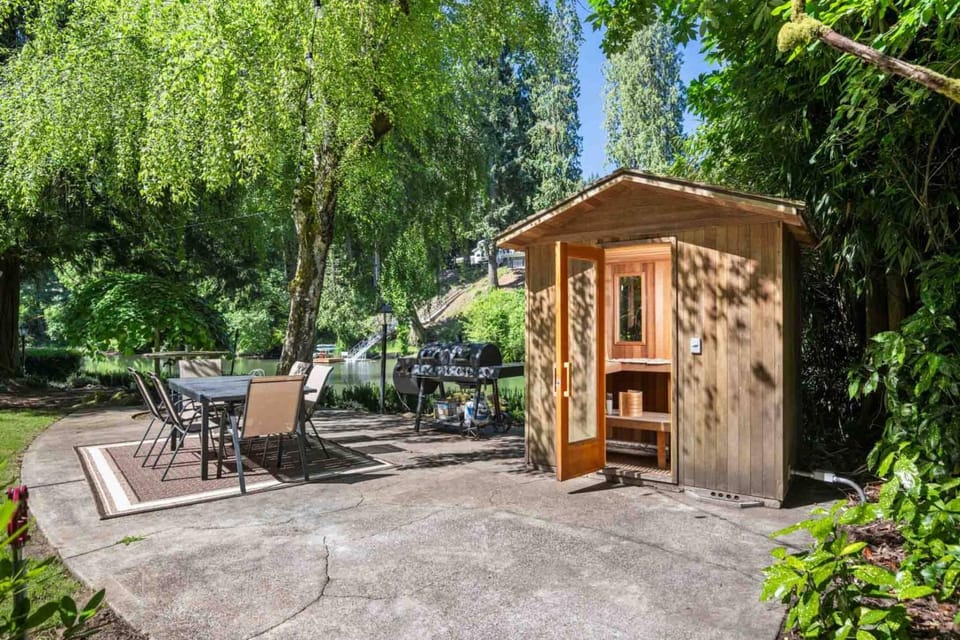 Riverwood Retreat House in Clackamas County