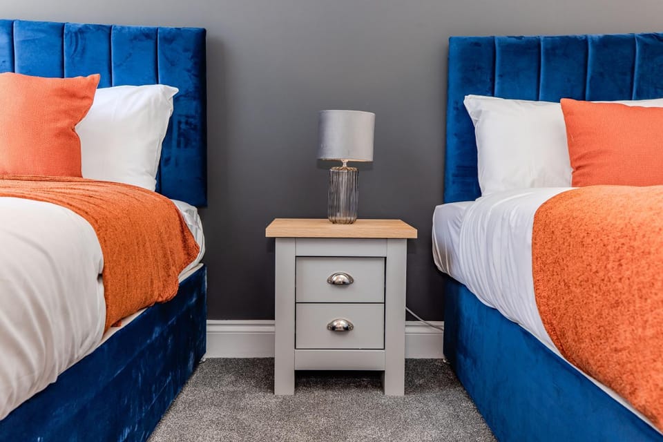 Bed, Photo of the whole room, Bedroom