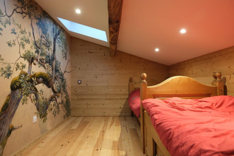 Bed, Photo of the whole room, Bedroom