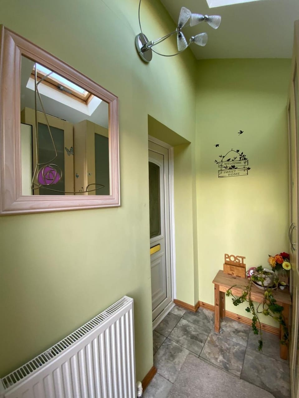 Stunning 3 bedroom house with 2 bathrooms House in Glasgow