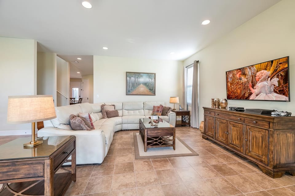 TV and multimedia, Living room, Seating area