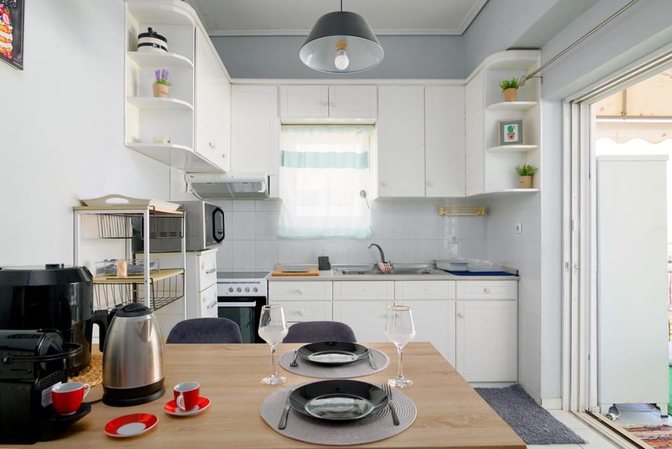 Coffee/tea facilities, Kitchen or kitchenette, Dining area, minibar, oven, toaster