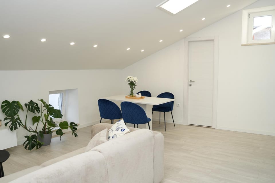 Sea Breeze - Center - Rooftop Terrace Apartment in Mali Losinj