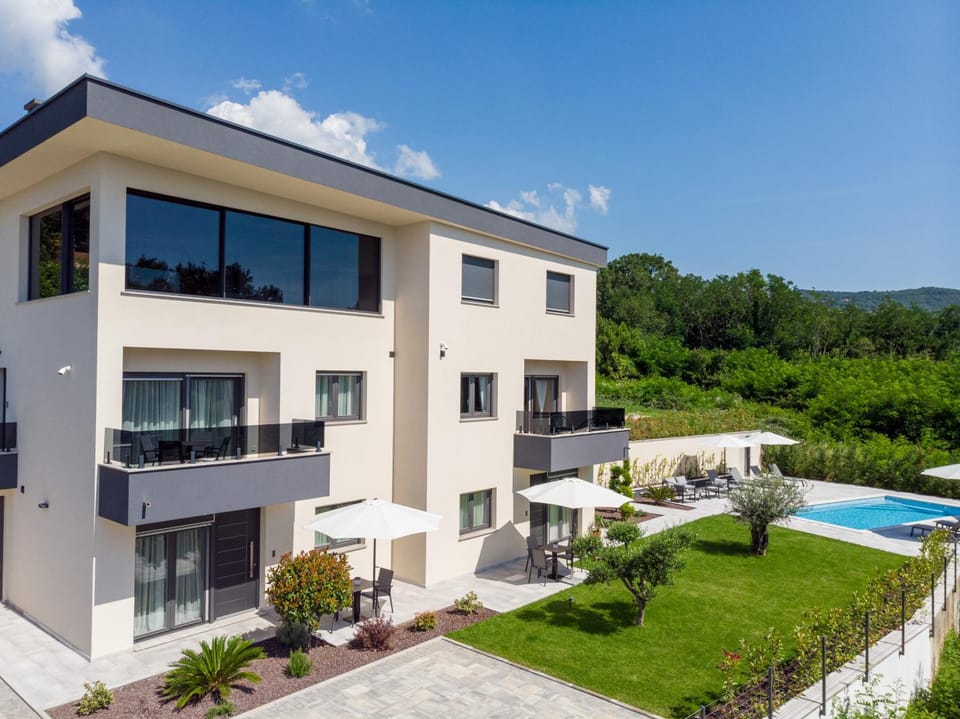 Property building, Swimming pool