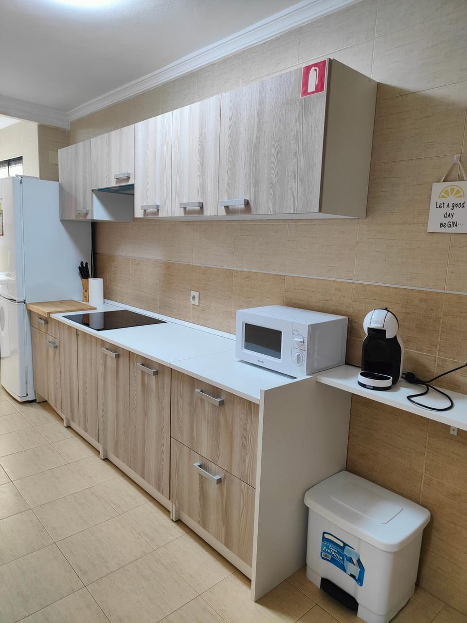 Coffee/tea facilities, Kitchen or kitchenette, Food, stove