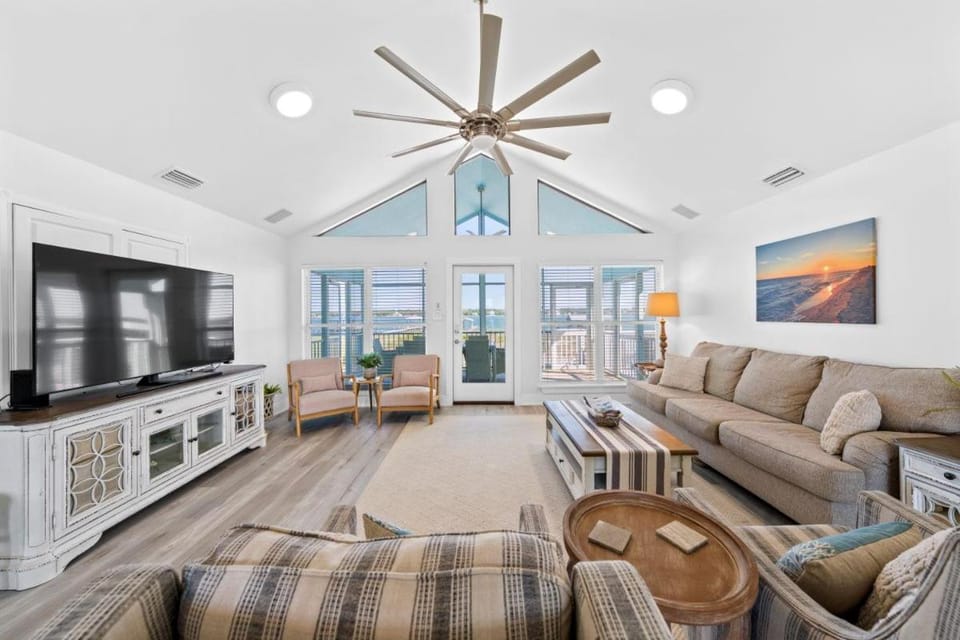 TV and multimedia, Balcony/Terrace, Living room