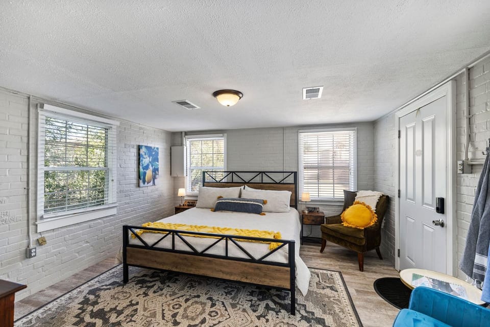 Seating area, Bedroom