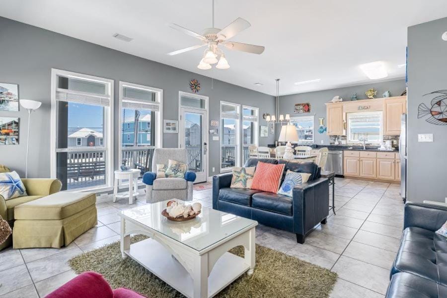 Lyndi Lous Beach House Apartment in West Beach