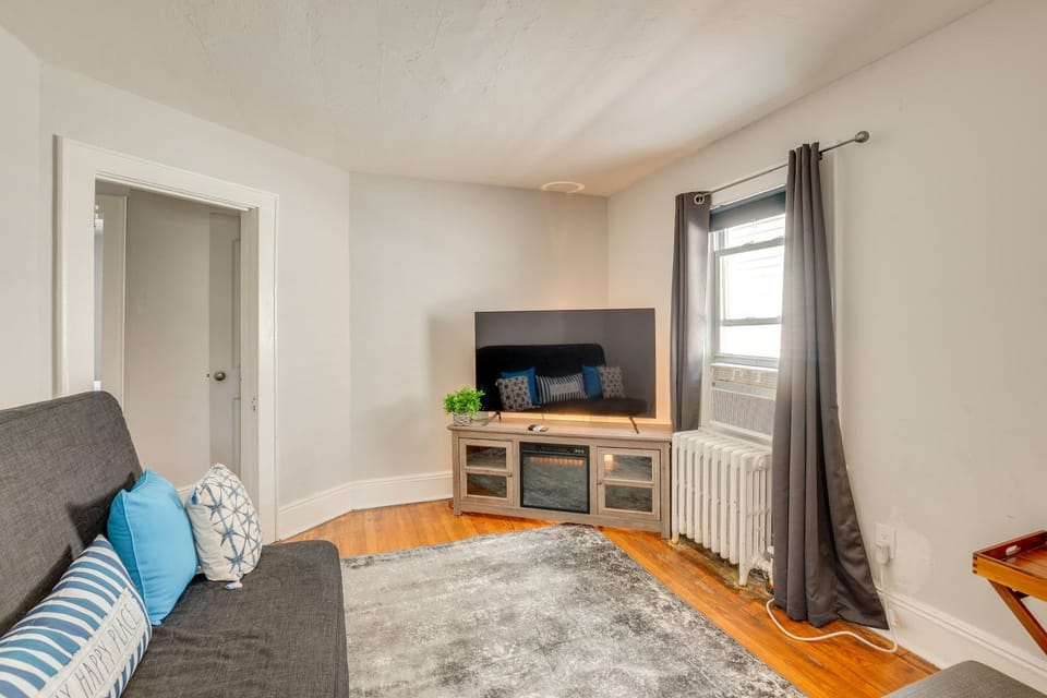 NYC Area Home Base, 7 Mi to MetLife Stadium! Apartment in Maywood