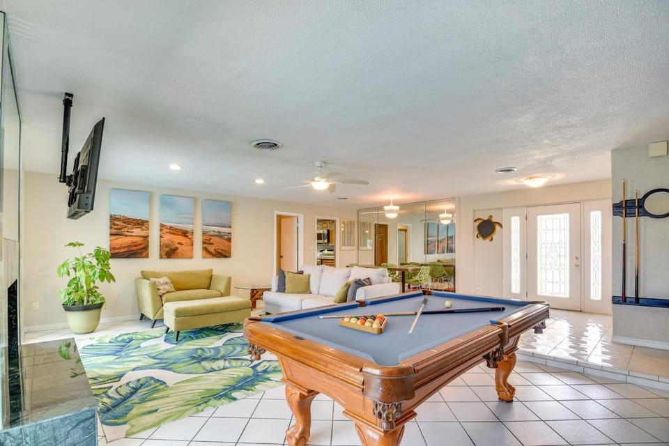 Sunny South Daytona Home w/ Pool & Grill! House in South Daytona