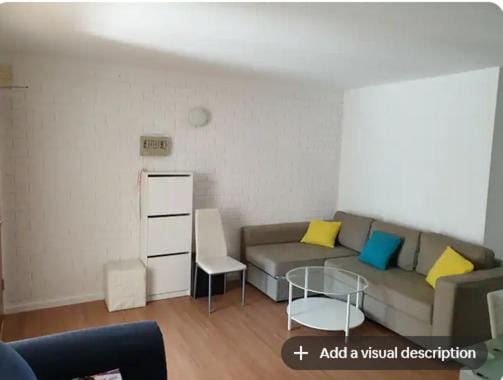 Dana-Private Room in 3-Bedroom Apartment-1 Vacation rental in Canberra
