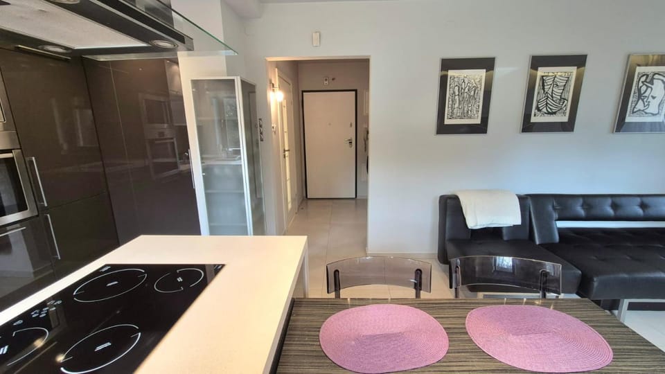 Living room, Communal kitchen