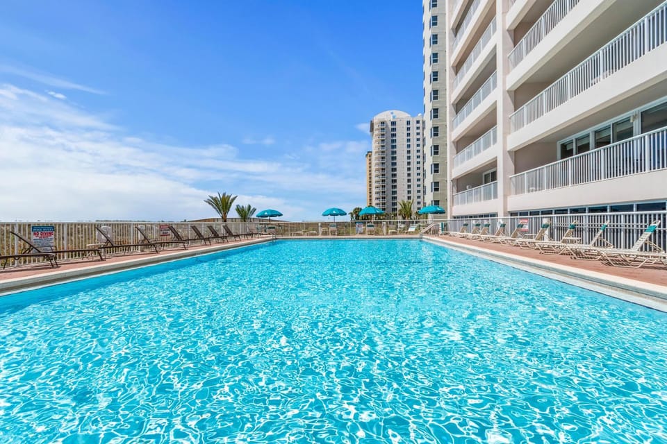 Blu Fin at Regency House in Pensacola Beach