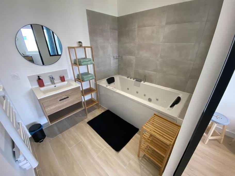 Hot Tub, Bathroom, Bath