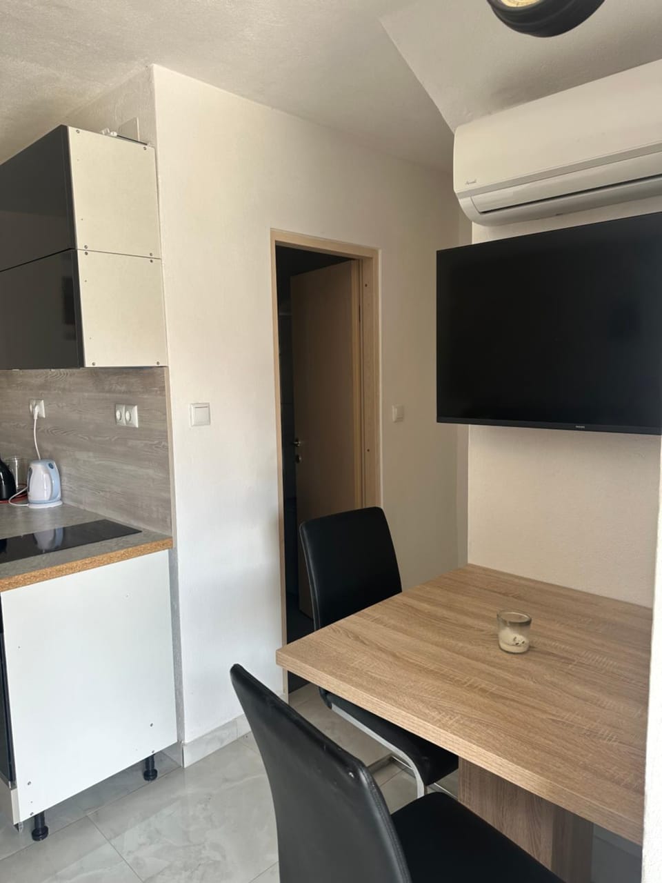 TV and multimedia, Dining area, air conditioner