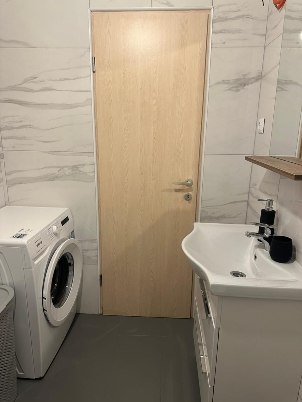Bathroom, washing machine
