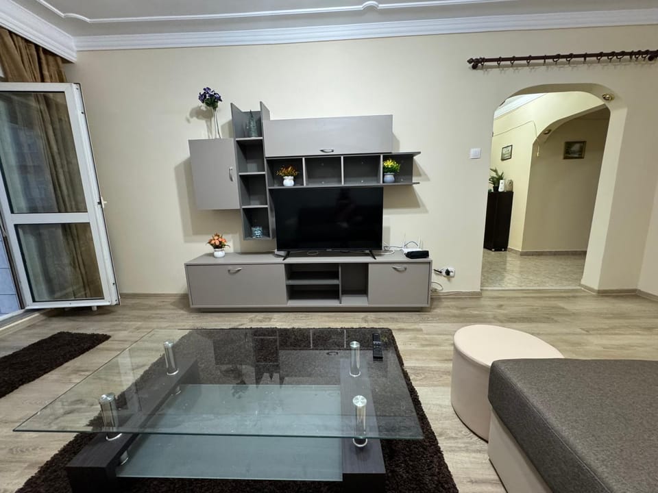 Communal lounge/ TV room, TV and multimedia, Living room, Seating area