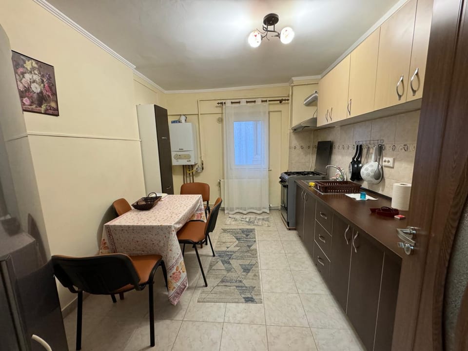 Kitchen or kitchenette, oven, stove