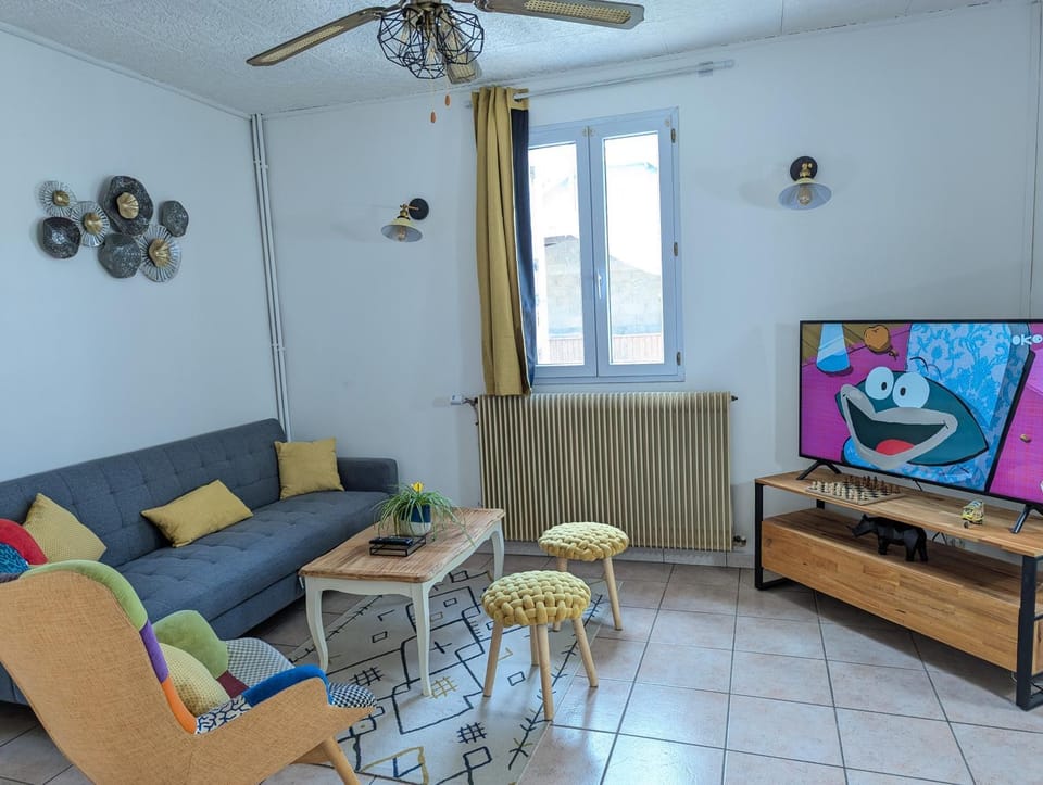 TV and multimedia, Living room, Seating area