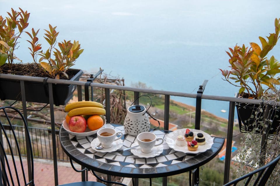 Lake view, Landmark view, Breakfast