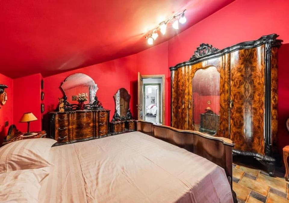 Bed, Photo of the whole room, Bedroom, wardrobe