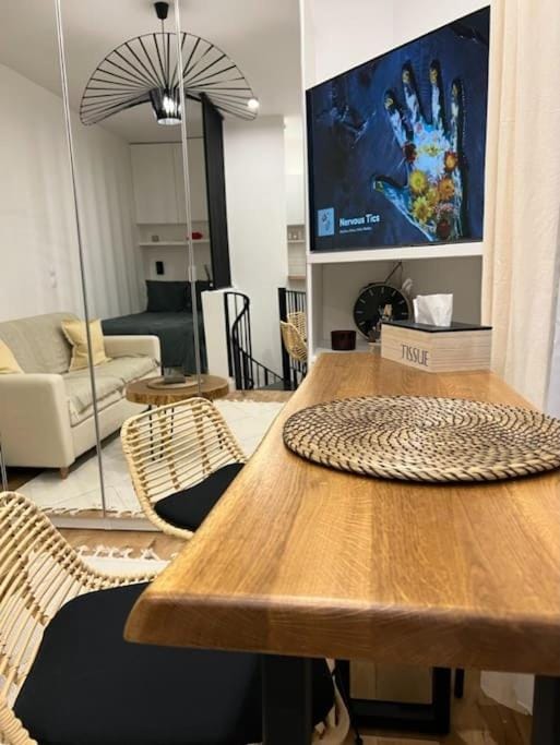 Cosy Studio near Eiffel Tower Apartment in Paris